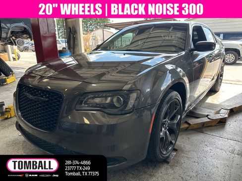 Used 2023 Chrysler 300 Touring w/ Sport Appearance Package RWD image 1