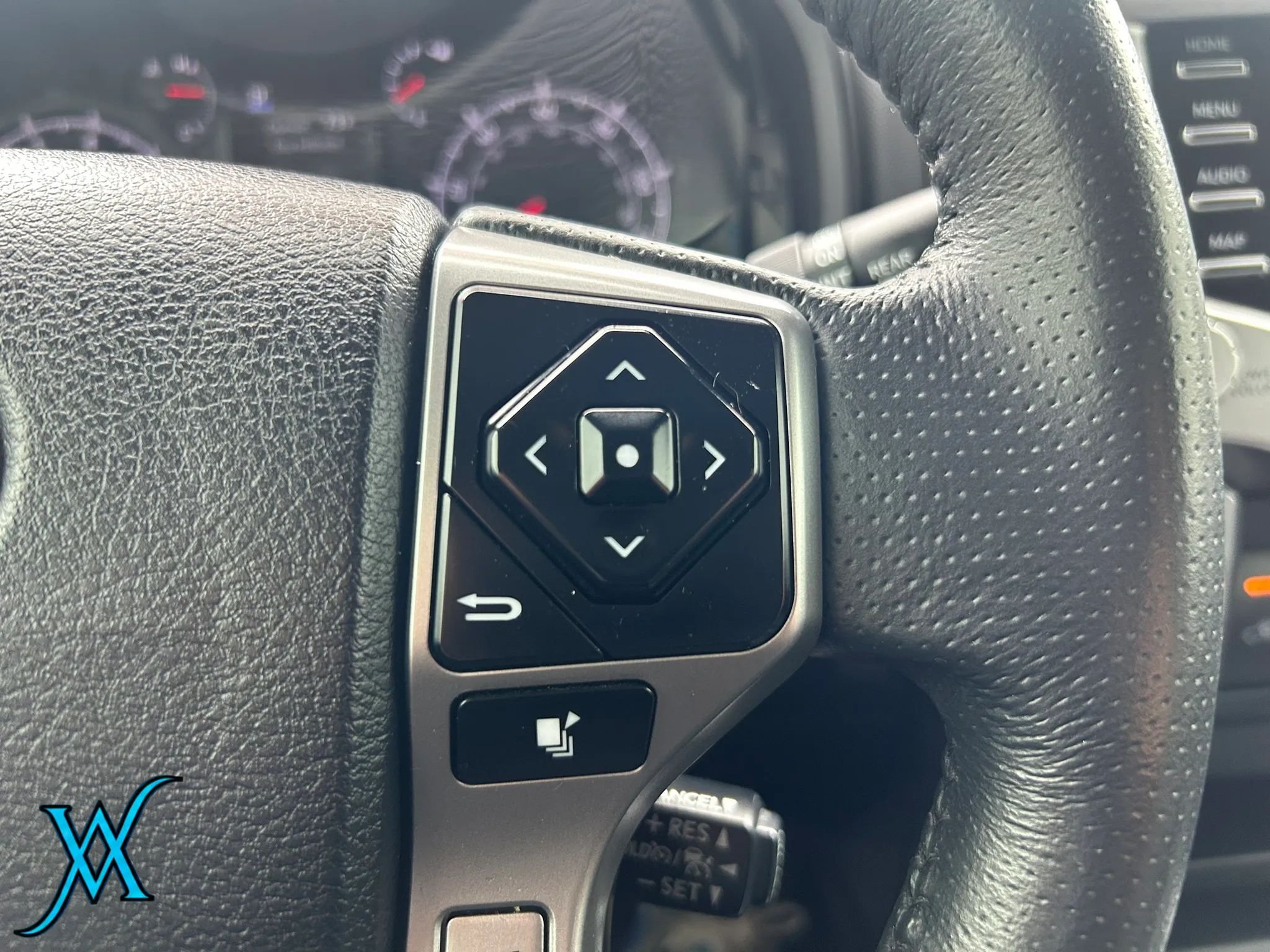 Used 2021 Toyota 4Runner SR5 Premium w/ Moonroof Package AWD/4WD image 39