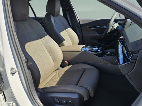 New 2026 BMW 530i w/ Convenience Package RWD image 24