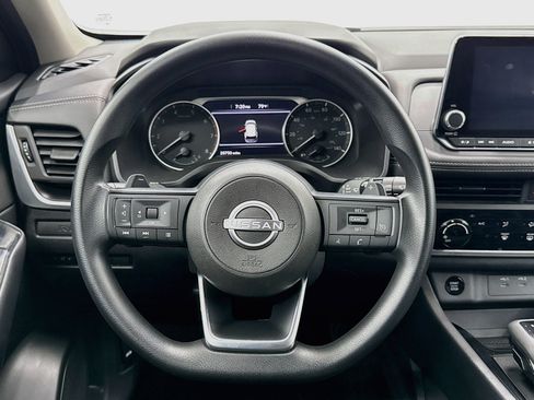 Used 2024 Nissan Rogue S FWD image 18