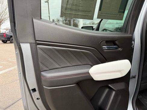 Used 2023 GMC Canyon AT4X image 29