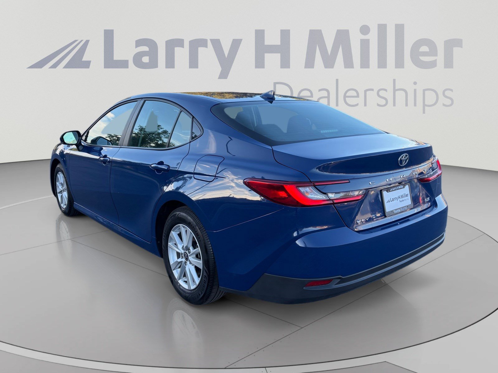 Used 2025 Toyota Camry LE FWD image 3