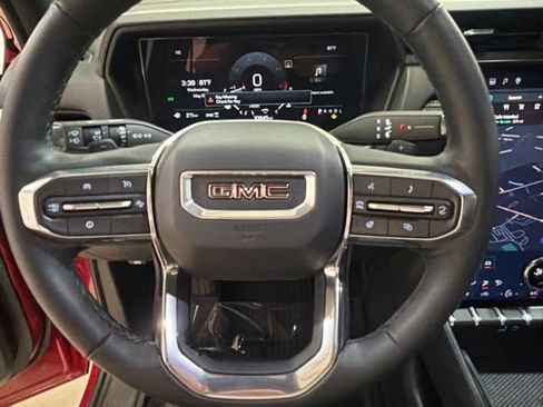 Used 2025 GMC Terrain Elevation AWD/4WD image 11