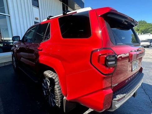 Used 2025 Toyota 4Runner Limited AWD/4WD image 9
