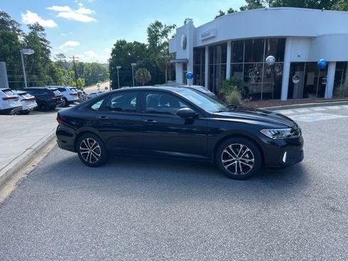 Used 2023 Volkswagen Jetta Sport FWD image 2