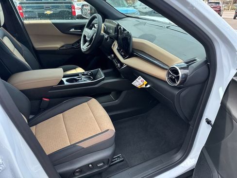 New 2026 Chevrolet Equinox ACTIV w/ Convenience Package III AWD/4WD image 33