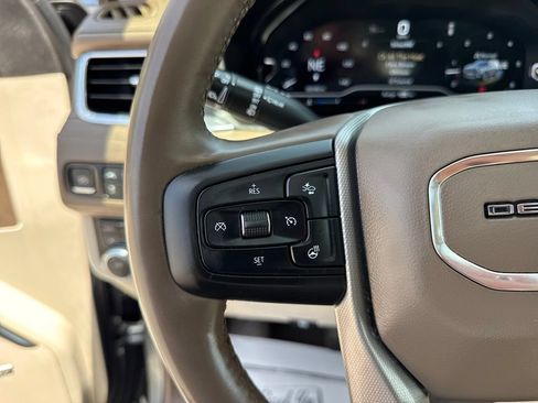 Used 2023 GMC Yukon Denali AWD/4WD image 30