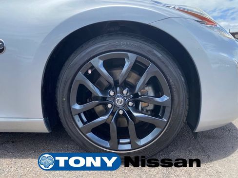 Used 2017 Nissan 370Z Coupe RWD image 28