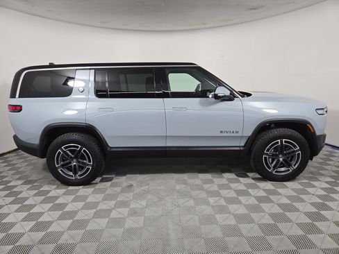 Used 2025 Rivian R1S Adventure Dual AWD/4WD image 6
