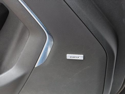 Used 2022 Chevrolet Suburban Z71 image 34