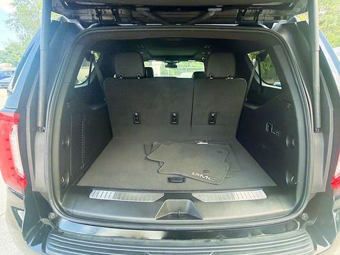 Used 2024 GMC Yukon XL Denali AWD/4WD image 26