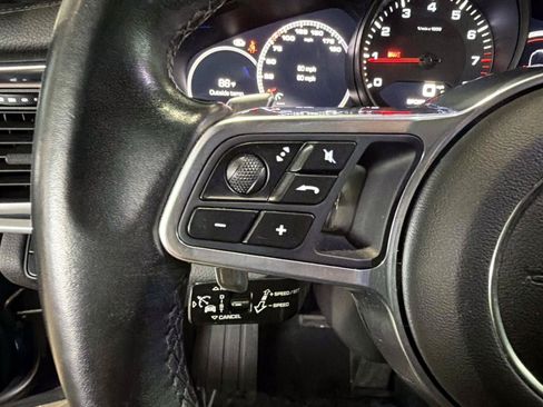 Used 2020 Porsche Panamera RWD image 26