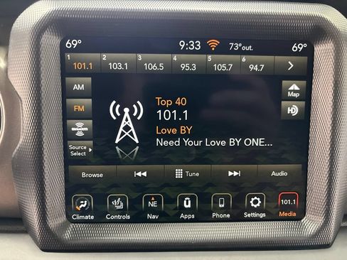 Used 2023 Jeep Gladiator Sport AWD/4WD image 22