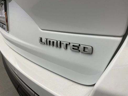Certified 2023 Jeep Grand Cherokee Limited AWD/4WD image 11