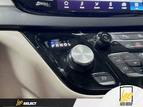 Used 2023 Chrysler Pacifica Touring-L FWD image 19