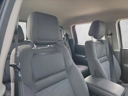 Used 2022 Nissan Frontier SV image 15