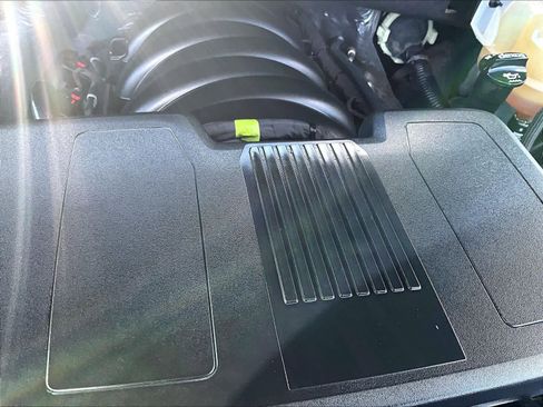 Used 2022 Chevrolet Silverado 1500 High Country w/ Technology Package image 32