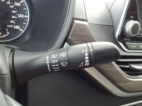 Used 2025 Nissan Altima 2.5 SV AWD/4WD image 25