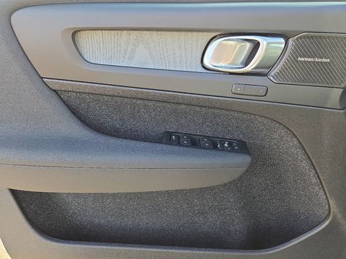 New 2026 Volvo XC40 B5 Ultra w/ Protection Package Premier image 20