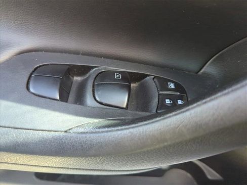 Used 2016 Nissan Altima 2.5 SR image 18