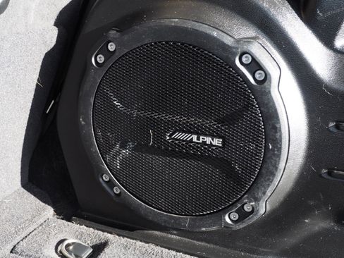 Used 2018 Jeep Wrangler Unlimited Sahara image 18