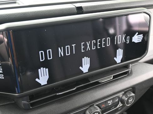 New 2026 Jeep Gladiator Sport image 18