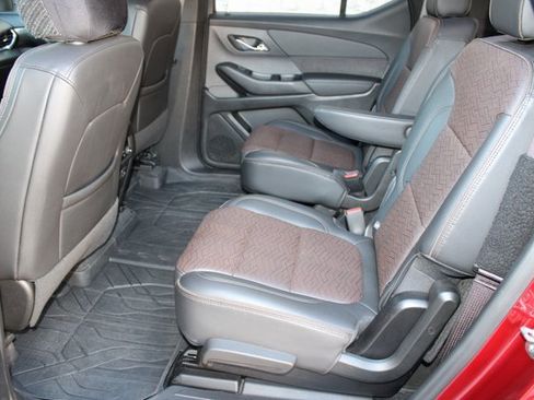 Used 2023 Chevrolet Traverse High Country image 6