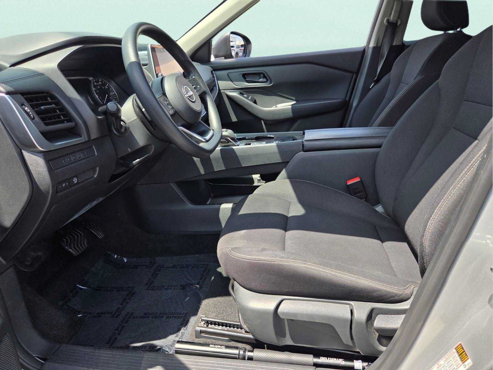 Used 2024 Nissan Rogue S FWD image 10