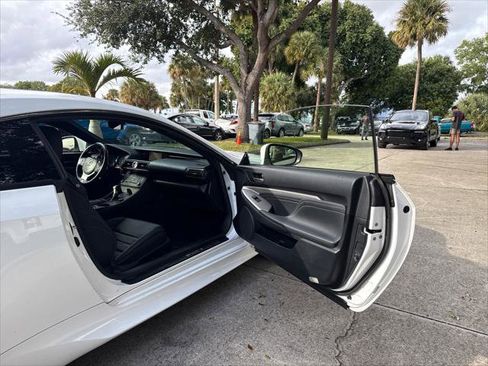 Used 2016 Lexus RC 200t image 14