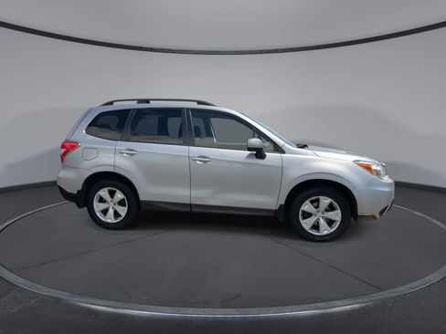 Used 2016 Subaru Forester 2.5i Premium w/ All-Weather Package AWD/4WD image 9