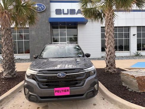 Used 2025 Subaru Forester Touring AWD/4WD image 2