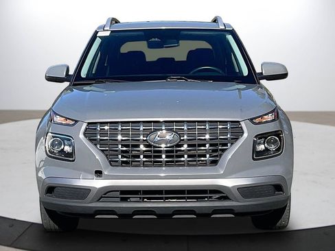 Used 2023 Hyundai Venue SEL w/ Cargo Package image 3
