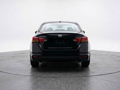 Used 2025 Nissan Altima 2.5 SV FWD image 7