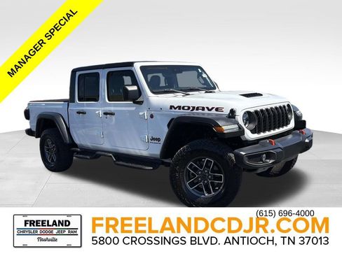 Used 2024 Jeep Gladiator Mojave w/ Technology Group AWD/4WD image 1
