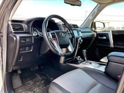 Used 2019 Toyota 4Runner SR5 Premium image 8