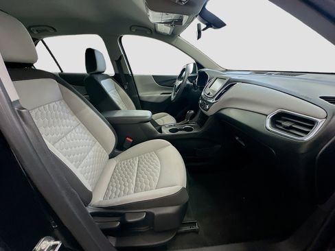 Used 2018 Chevrolet Equinox LS image 31