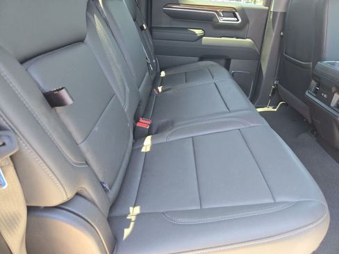 Used 2024 Chevrolet Silverado 1500 LT Trail Boss w/ Convenience Package II AWD/4WD image 18