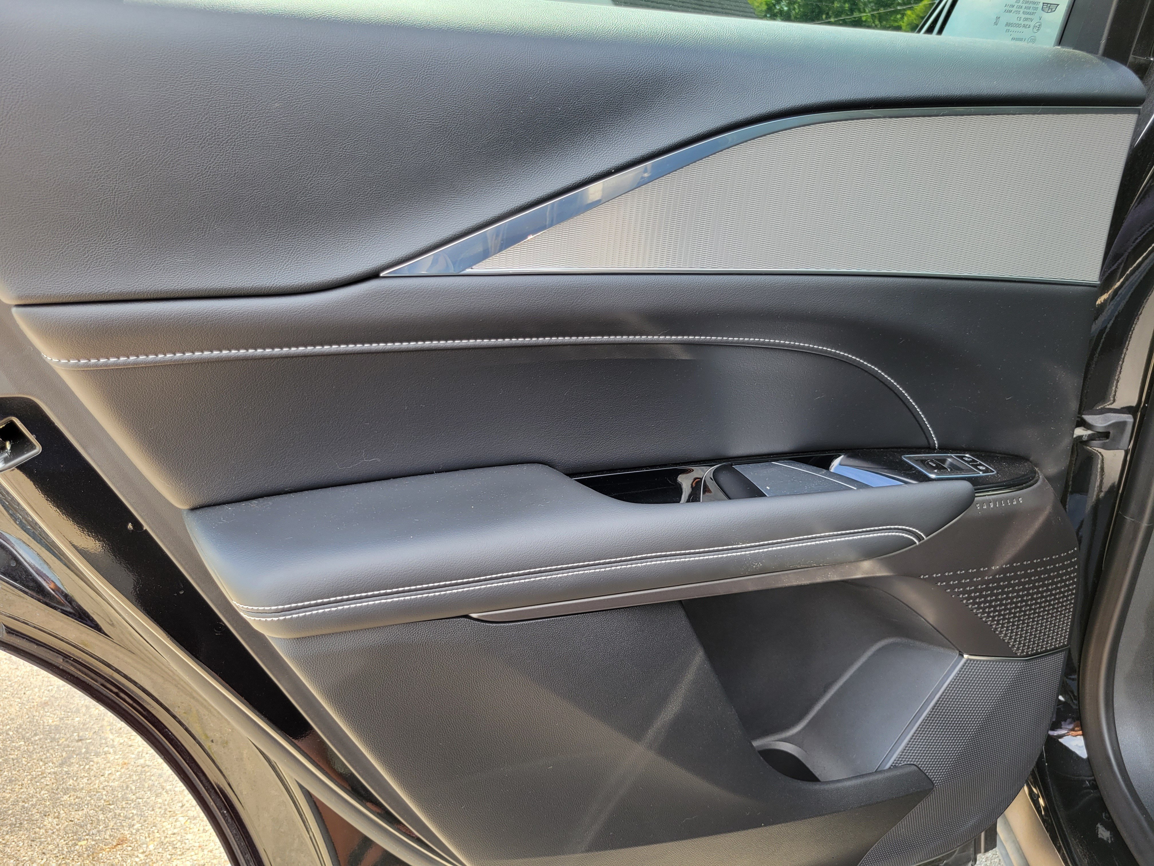 Used 2024 Cadillac Lyriq Tech RWD image 17