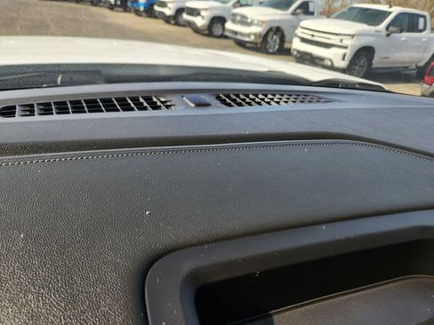 Used 2024 GMC Sierra 1500 Elevation AWD/4WD image 8