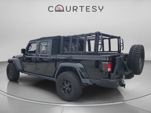 Used 2021 Jeep Gladiator Willys image 2
