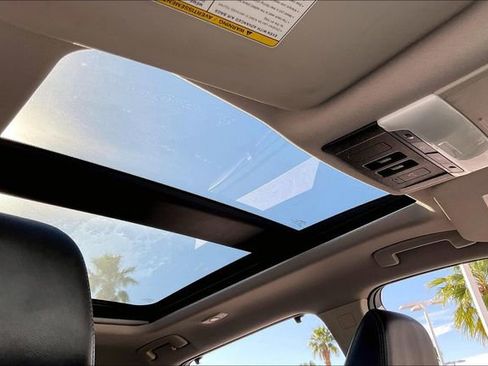 Certified 2021 Nissan Rogue Platinum image 29