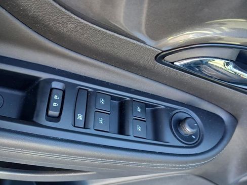 Used 2022 Buick Encore Preferred image 12