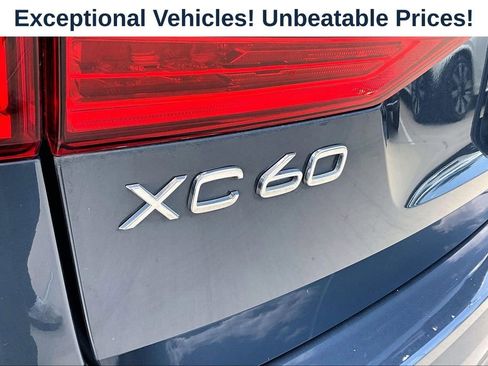 Used 2025 Volvo XC60 B5 Plus AWD/4WD image 39