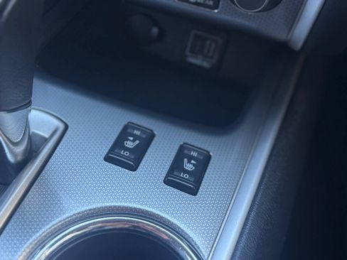 Used 2019 Nissan Pathfinder SL FWD image 32