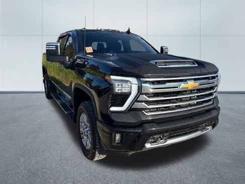 Used 2024 Chevrolet Silverado 2500 High Country w/ Technology Package AWD/4WD image 5