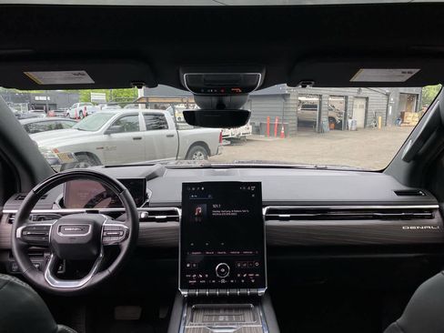 Used 2025 GMC Sierra EV Denali AWD/4WD image 12