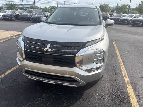 Used 2022 Mitsubishi Outlander SE AWD/4WD image 7