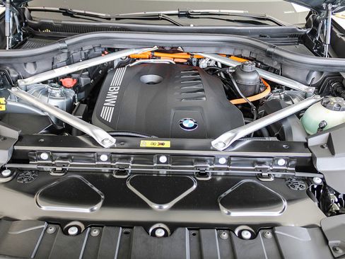 New 2026 BMW X5 xDrive50e w/ M Sport Package AWD/4WD image 25