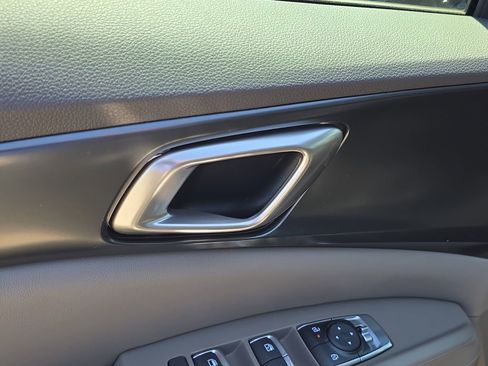 New 2026 Kia Carnival FWD image 19