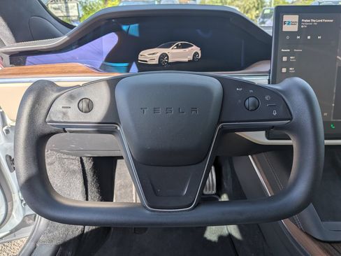 Used 2022 Tesla Model S AWD/4WD image 13